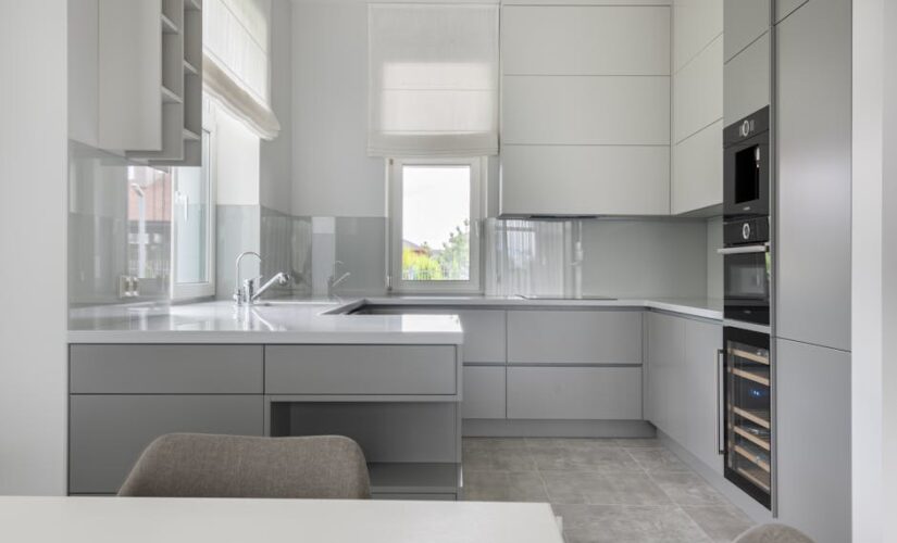 Spiżarnia w mieszkaniu: projekt, systemy cargo i wentylacja krok po kroku