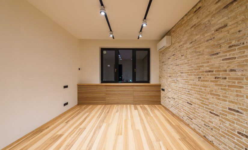 Klimatyzacja split w mieszkaniu w bloku: dobór mocy, formalności, montaż i koszty w Polsce